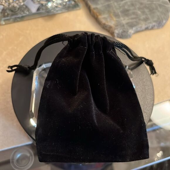 Triangle abalone shell pendant with sterling silver accents. - Picture 6 of 7